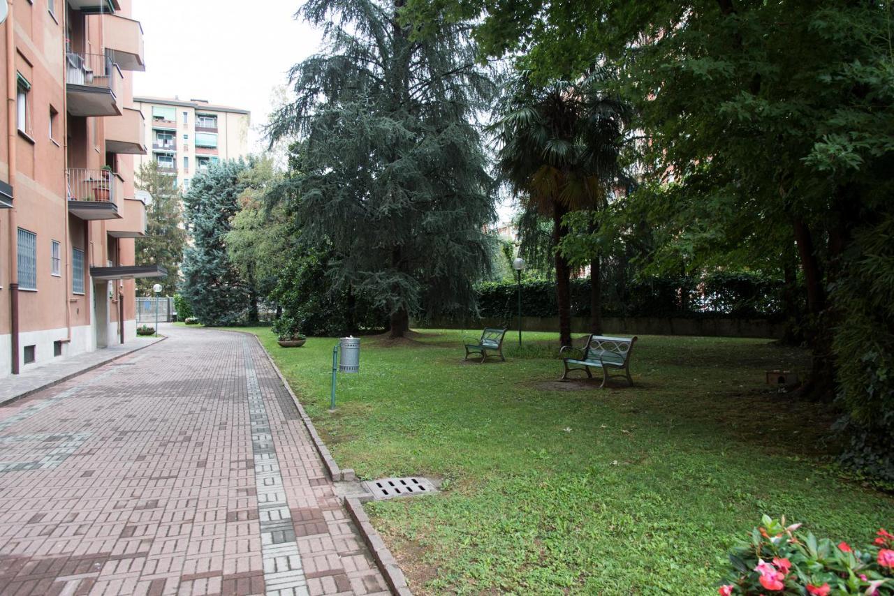 Youhosty - Delle Genziane 7 Apartment มิลาน ภายนอก รูปภาพ