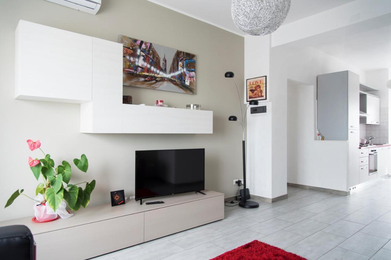 Youhosty - Delle Genziane 7 Apartment มิลาน ภายนอก รูปภาพ